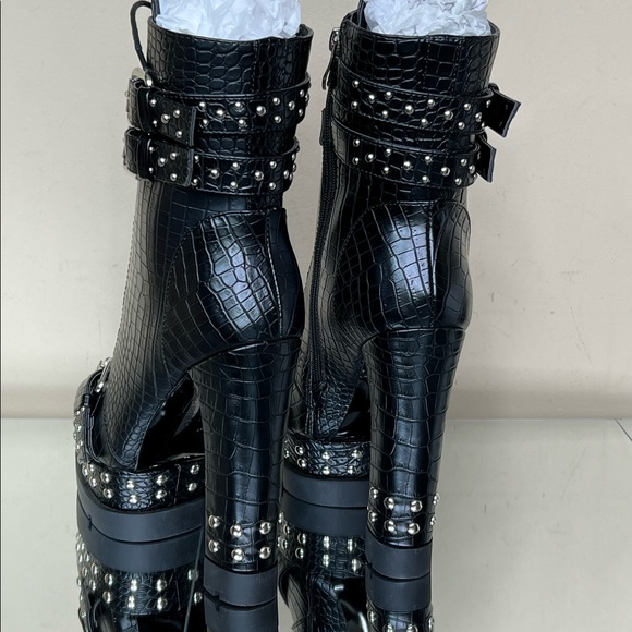 Azalea Wang Black Croc Studded Bootie - Picture 7 of 16